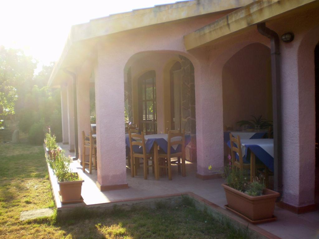 Hotel S'Obreschida Кастиадас Екстериор снимка