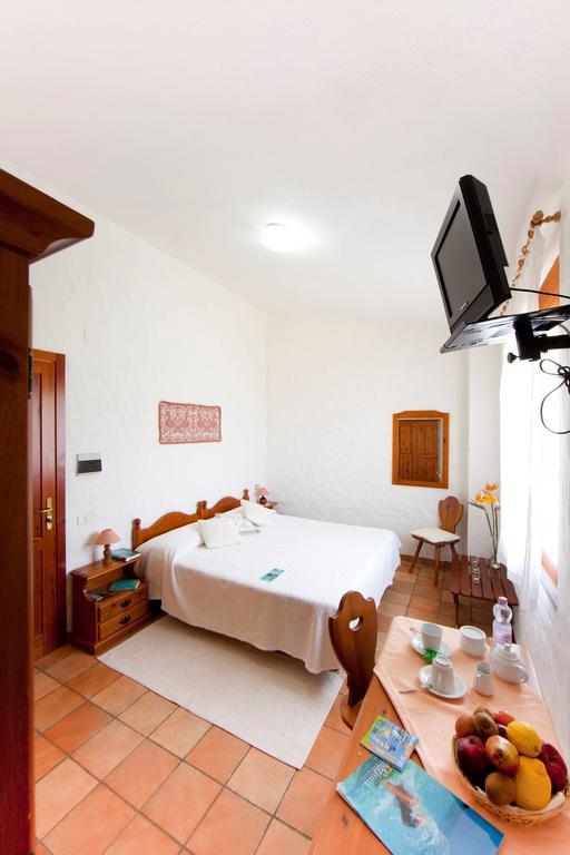 Hotel S'Obreschida Кастиадас Стая снимка