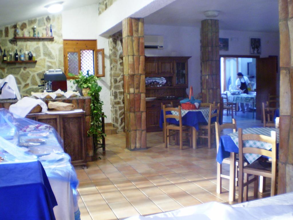 Hotel S'Obreschida Кастиадас Екстериор снимка